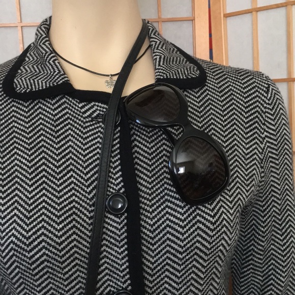 Banana Republic Button Down Sweater w/ Belt - Picture 2 of 8